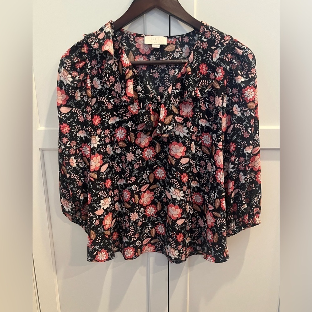 Loft Womens Blouse Sz. XXS petite floral NWOT